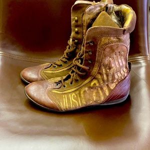 JustCavAlli halfway 🥾 boot